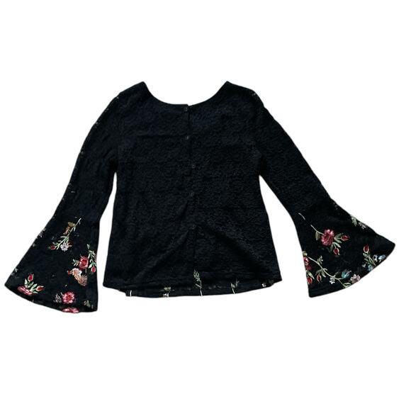 Solitaire Womens/Teen Black Lace Floral Lace Blouse Size Small Flare sleeves - Picture 3 of 7